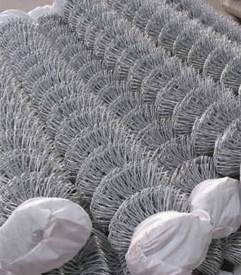SGS ISO 9 Gauge Black Chain Link Fence รั้วลวดหนามพายุไซโคลน