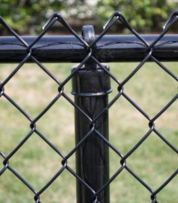 รั้วตาข่ายลิงค์โซ่สังกะสีกันสนิม Cyclone Mesh Fencing สูง 1.5m